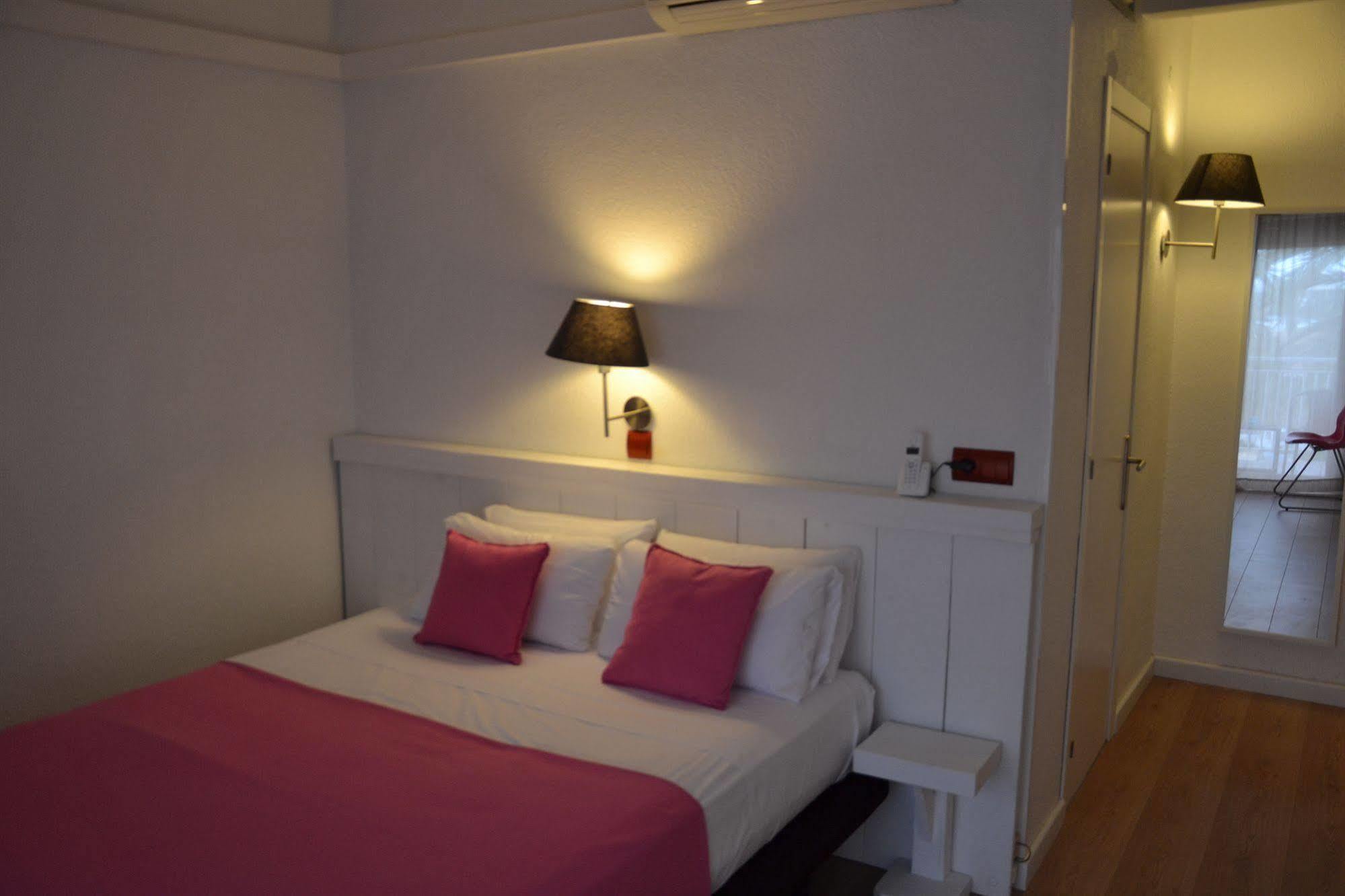Solvi Hotel - Adults Only Vilanova i la Geltrú Kültér fotó